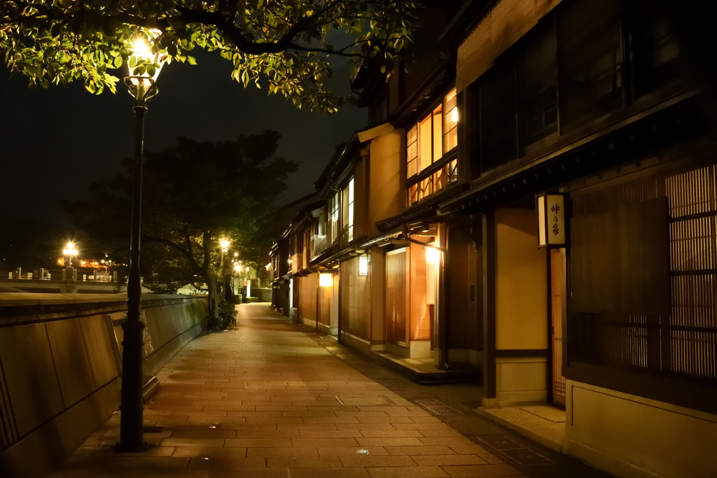 茶屋街・夜