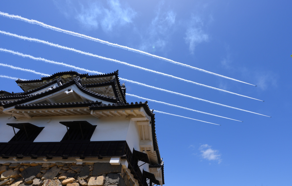 築城４１０年祭　ブルーインパルス展示飛行