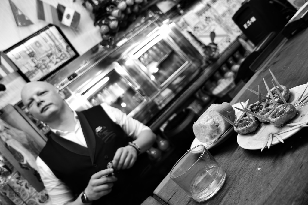 レオンの居酒屋店主