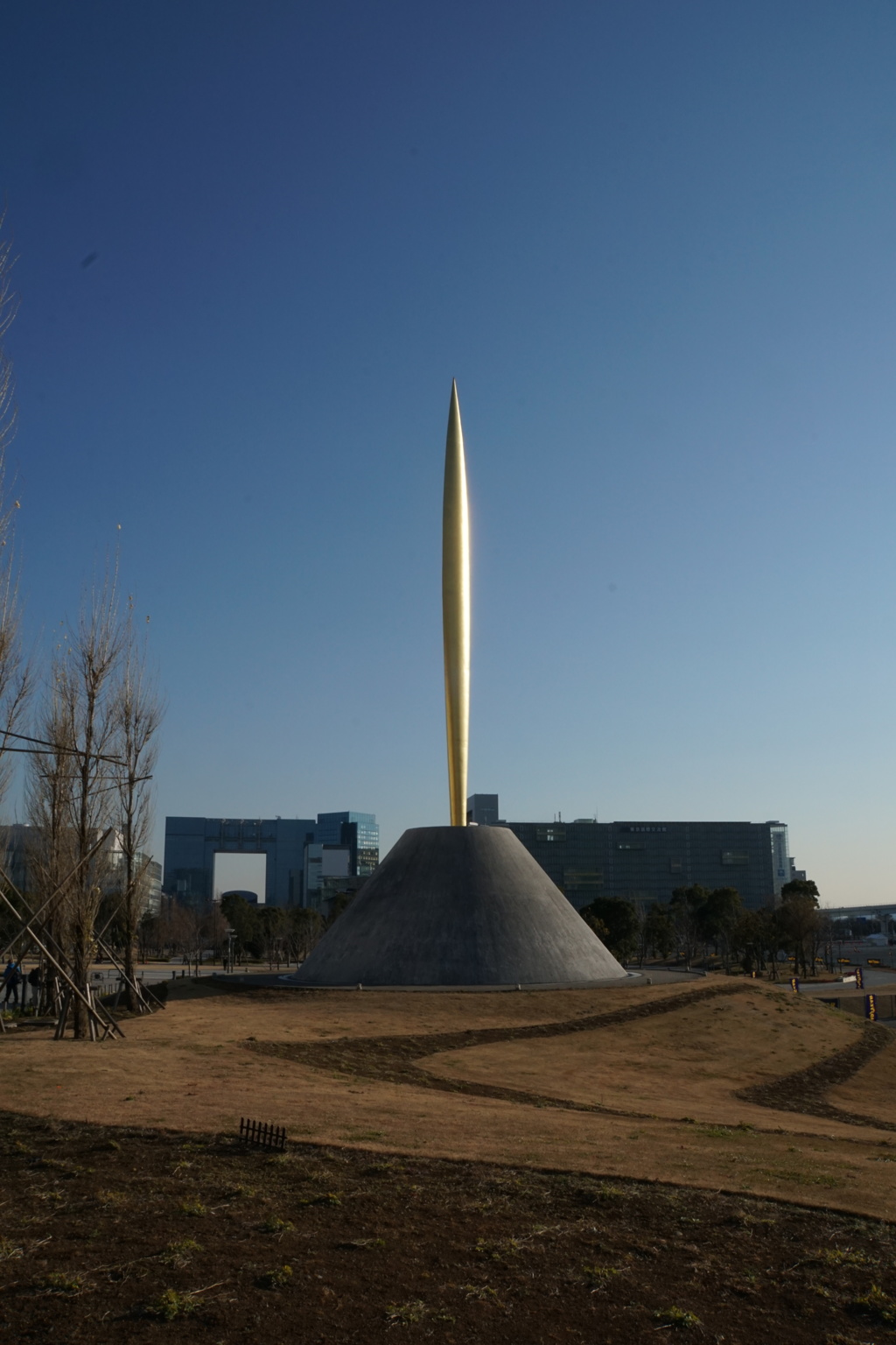 空をつくオブジェ
