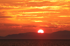 沈む太陽赤く赤く