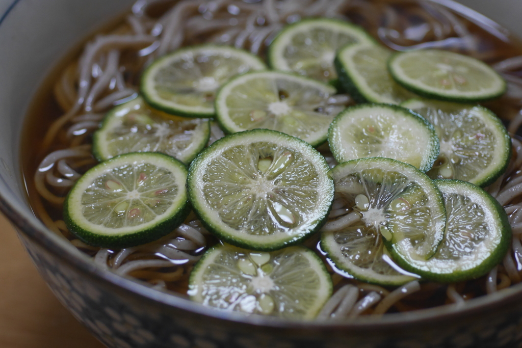 自宅で再現　すだちそば