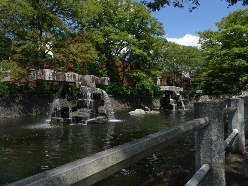 山口市県立美術館～噴水？