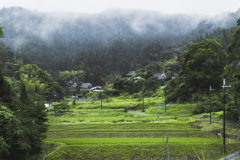 山に囲まれた集落