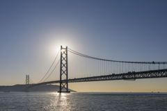 太陽と明石海峡大橋