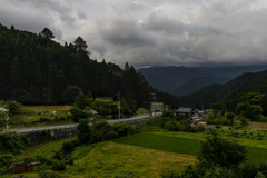 今日も曇天 恵みの雨