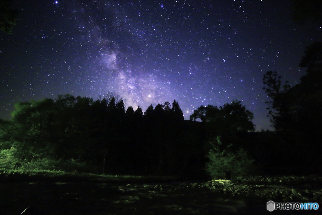 岸辺より宙の川を望む