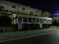 止ったままのチンチン電車