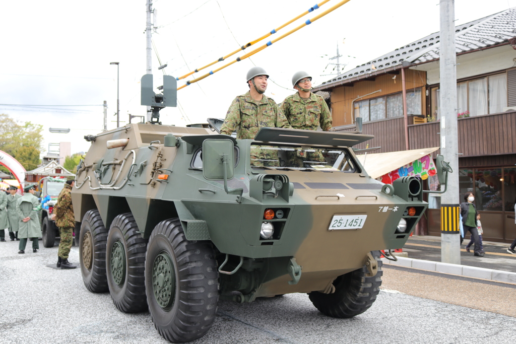 ８２式指揮通信車