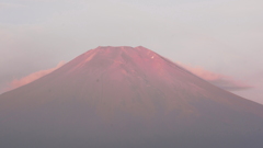 霧中の赤富士