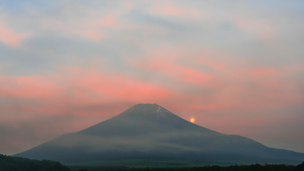 満月朝焼け富士