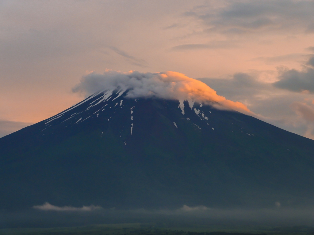 笠雲夕富士