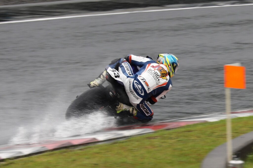 雨のサーキット