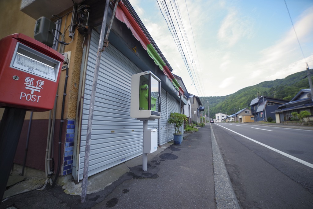 朝の田舎町