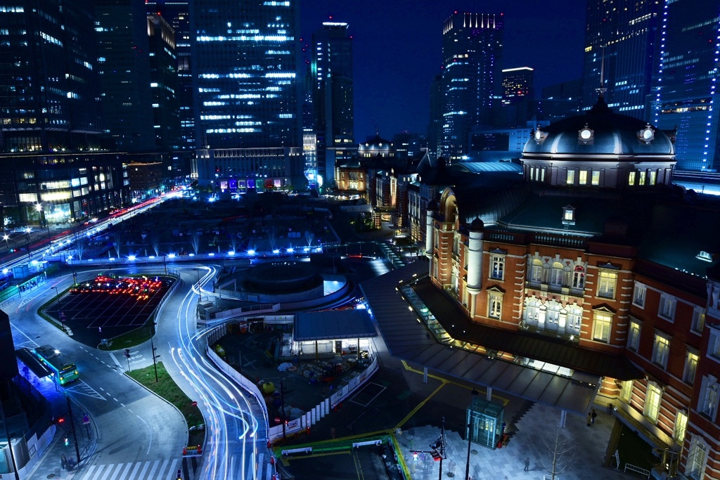 東京駅の夜