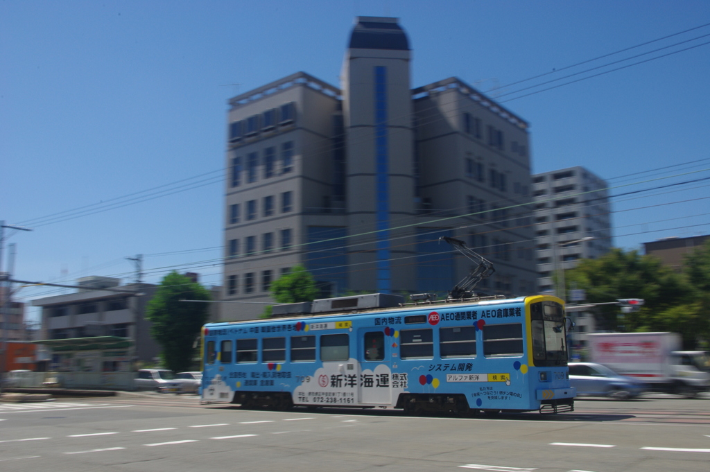 チンチン電車水色白