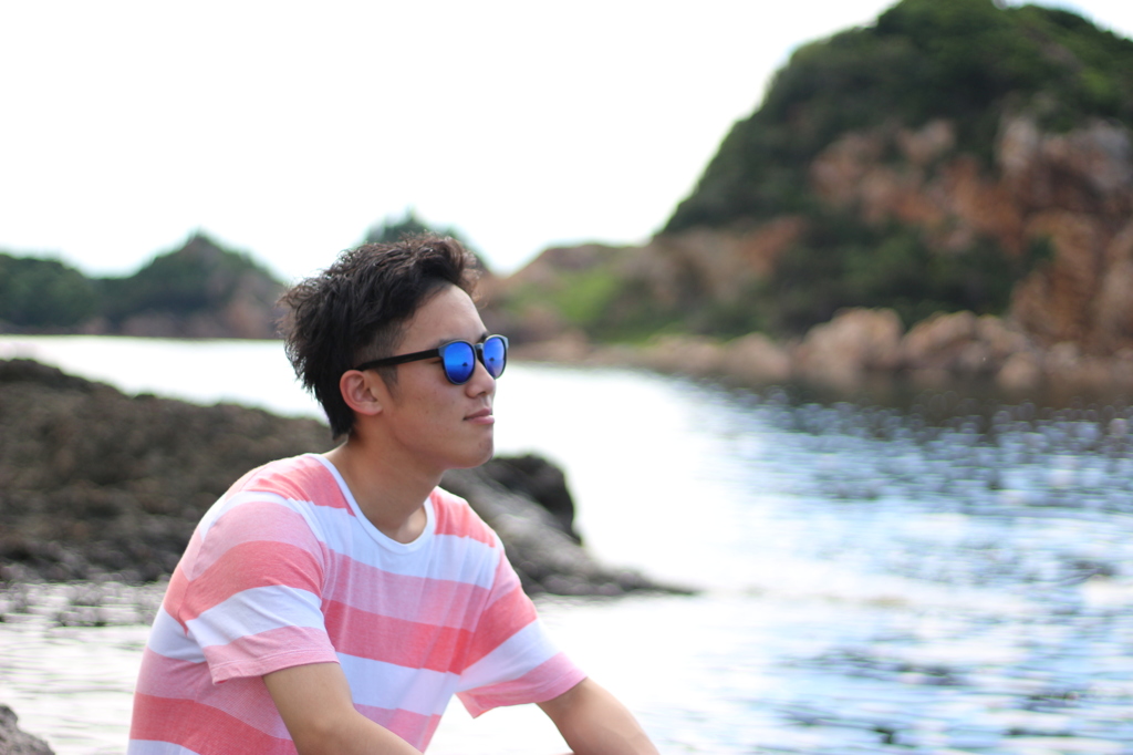 海男。