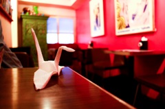 カフェを巣立つ鶴
