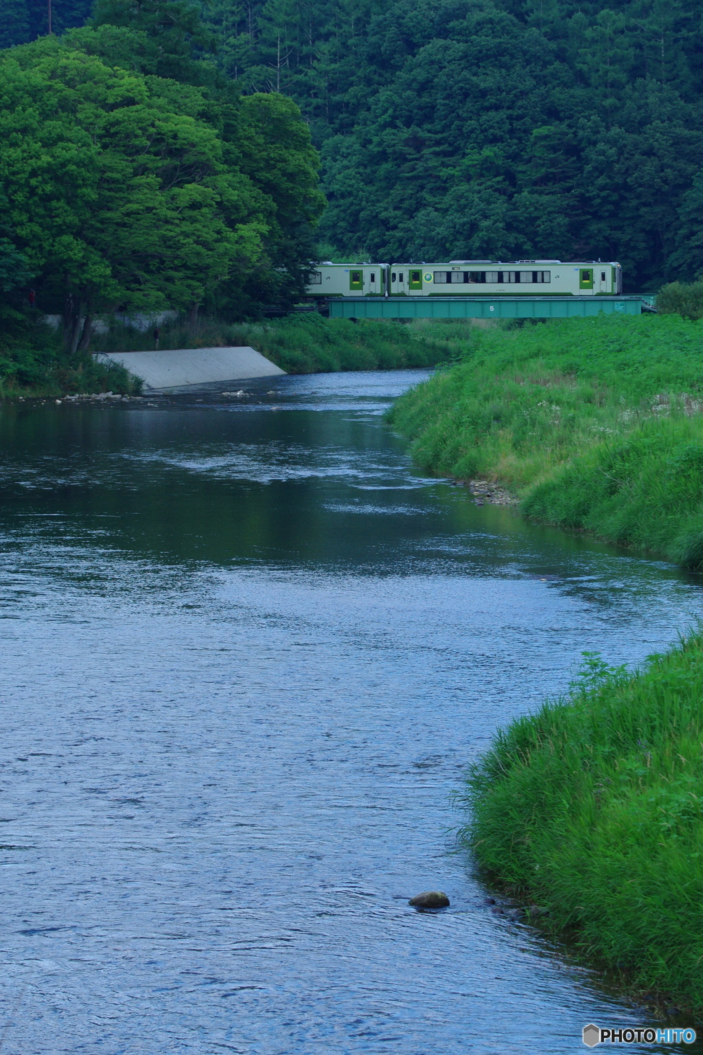 往山川
