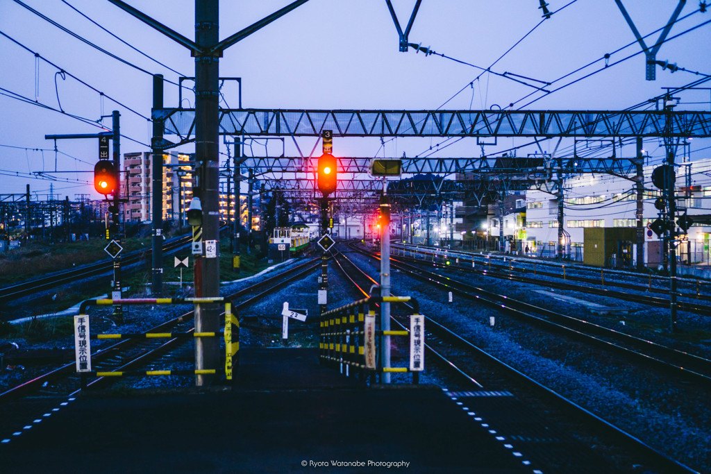 早朝の大船駅