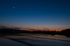 近所で見つけた三日月と宵の明星