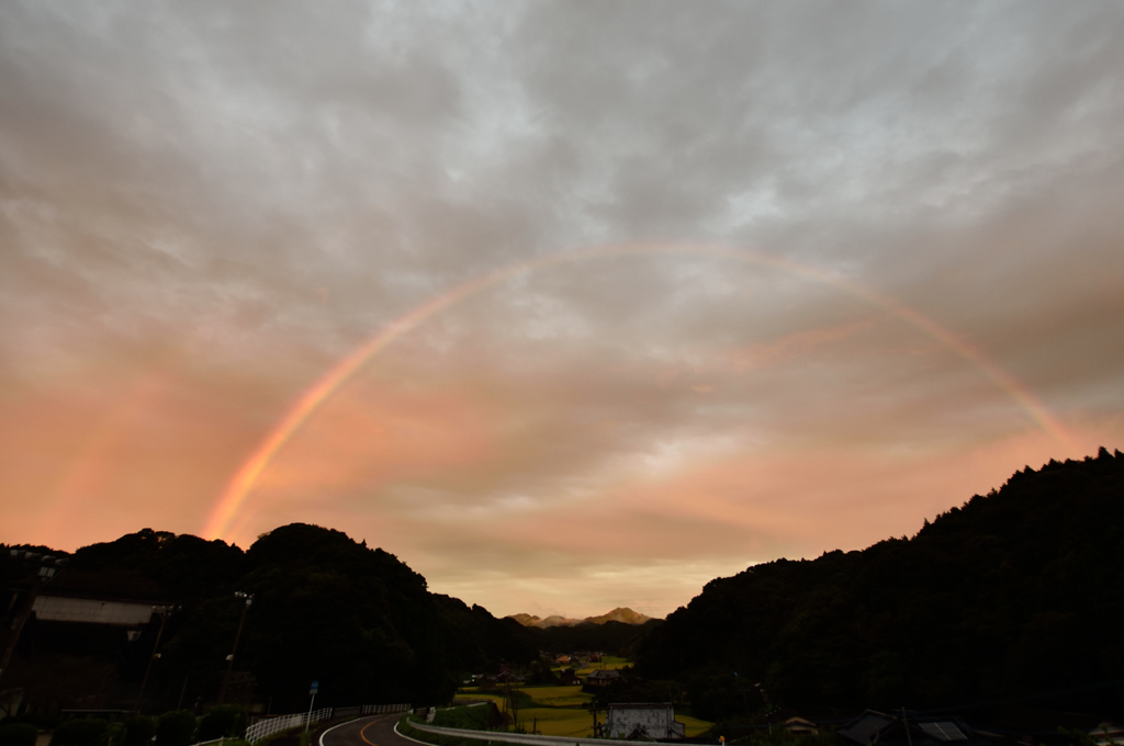 目の前に虹のトンネルが現れました！