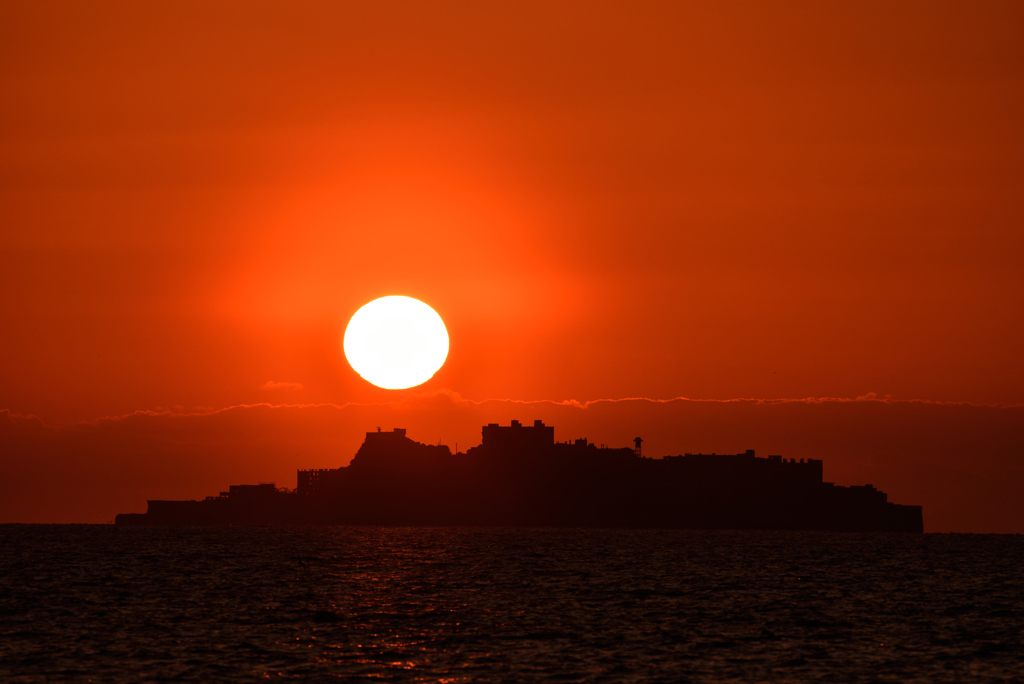 夕暮れの軍艦島