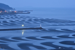 夜明けの神輿来海岸