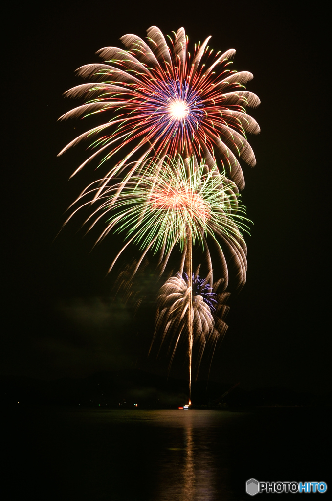 海から打ち上げる花火4