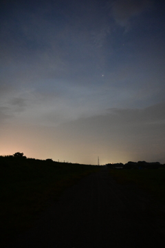 朝陽が昇る前。