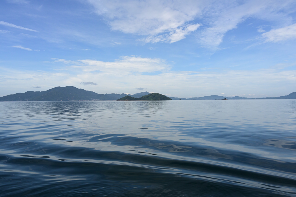 快晴の瀬戸内海あたり。
