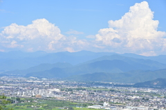 夏雲。
