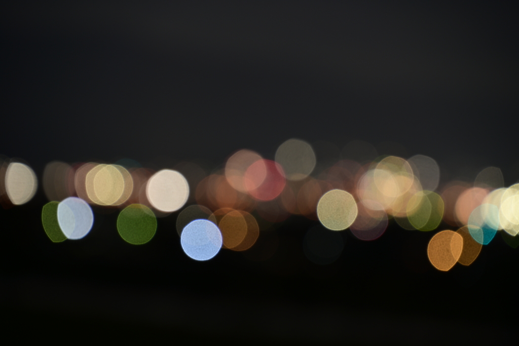 水玉の街明かり。