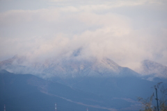 雪をかぶった山