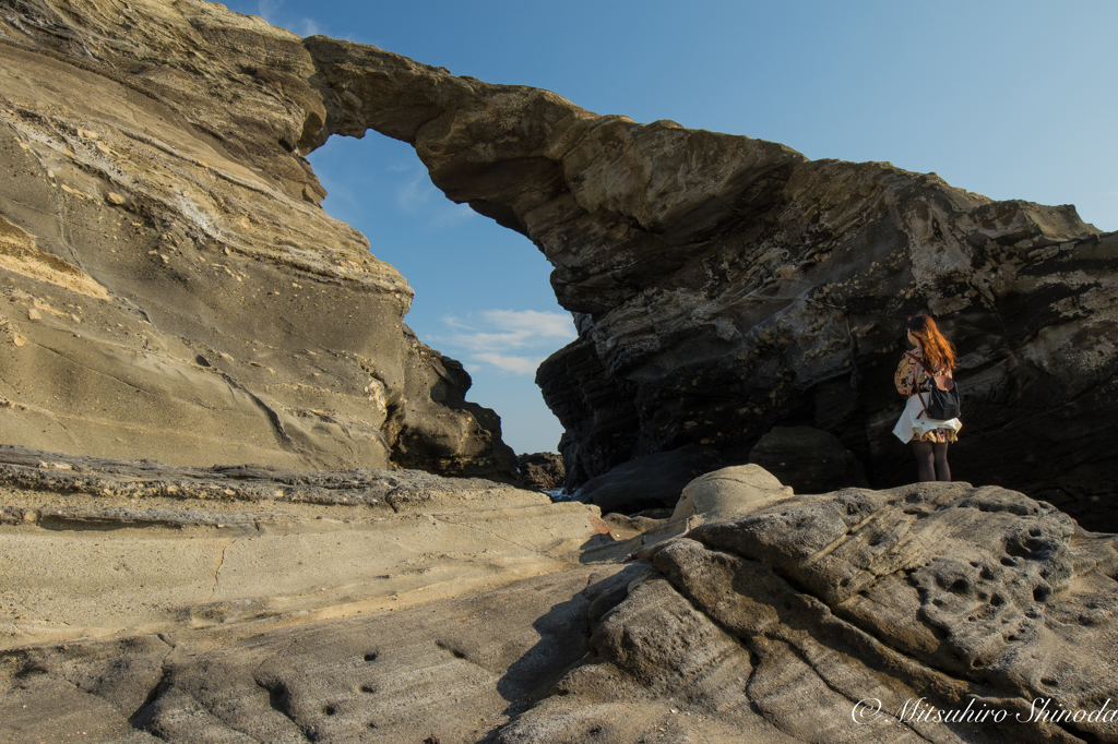 少女は馬の背洞門の先の海を見て何を思ふ？？