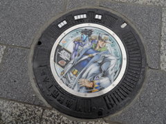 ジョジョマンホール　3.空条承太郎：広瀬通と東二番丁通の交差点
