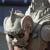 変な銅像１