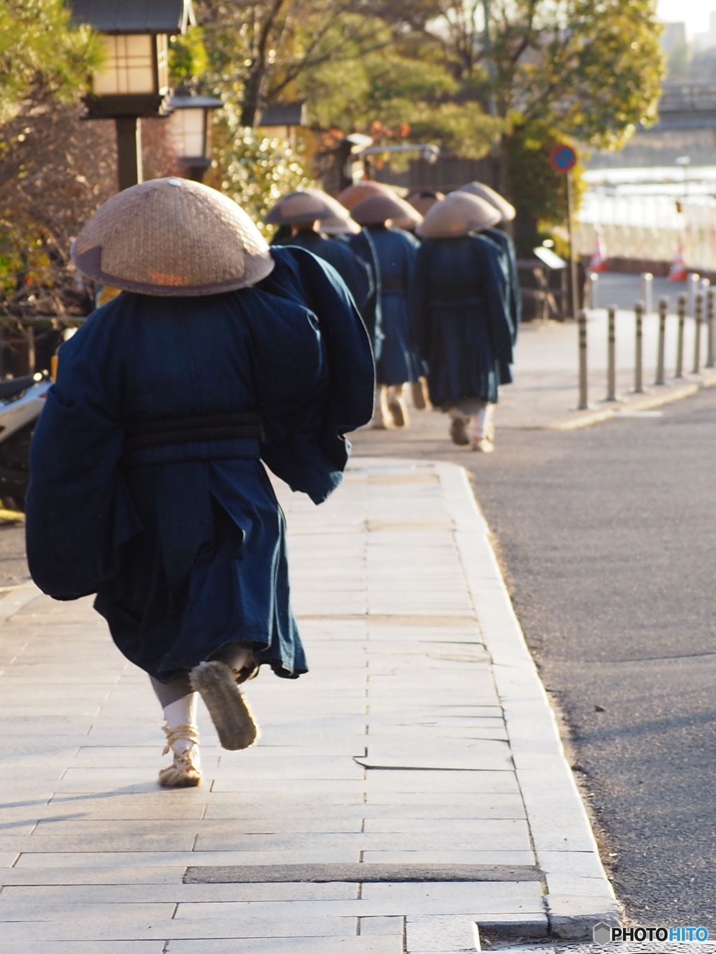 待ってくれ〜。