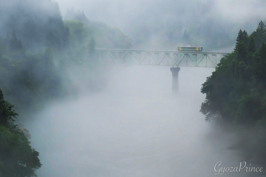 霧の峡谷