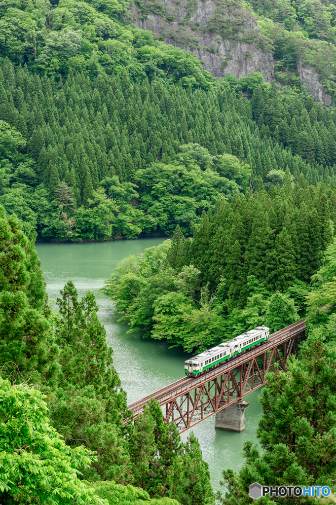 三島谷を行く