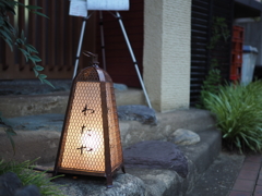 夏の夕暮れの小料理屋