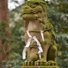 神社にて