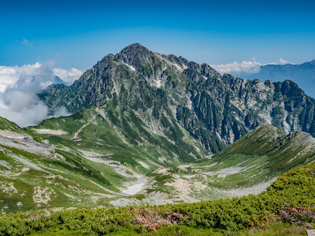 立山/別山の稜線から見た剣岳全貌