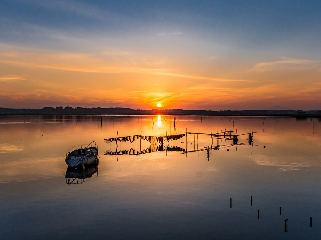 無風の涸沼の夕景