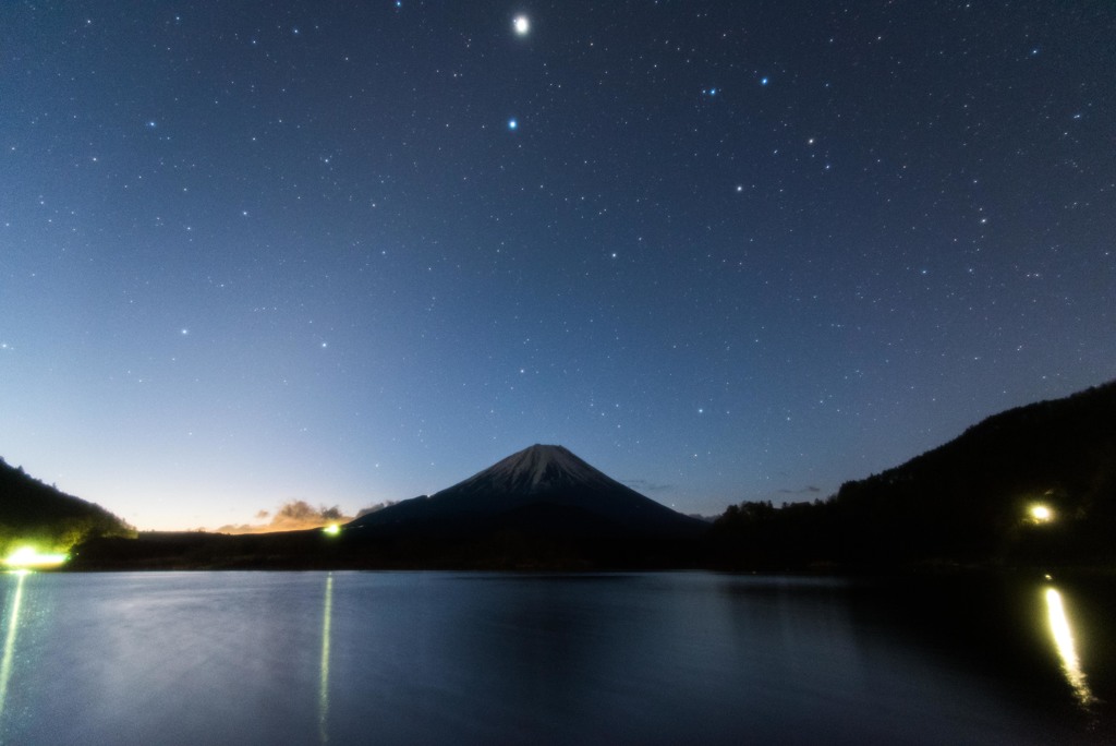 精進湖からの夜空