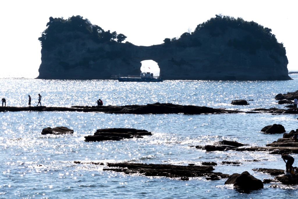 円月島、憩いの渚