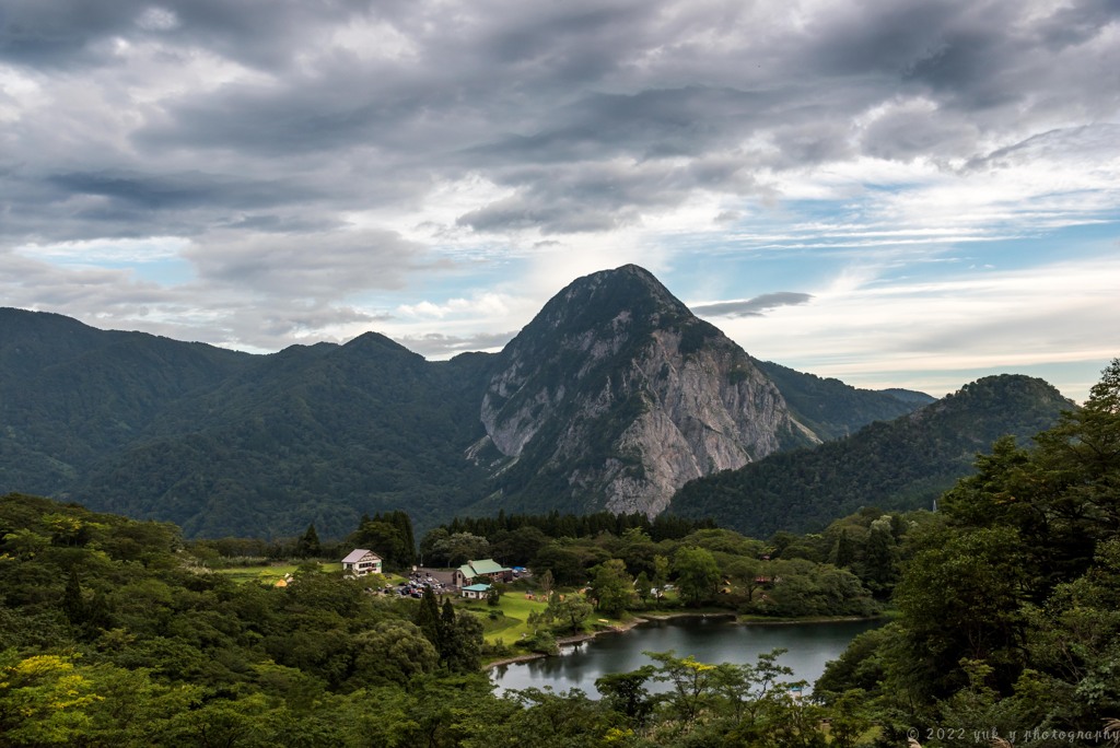 明星山と高浪の池