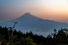 日の出前、だるま山高原から