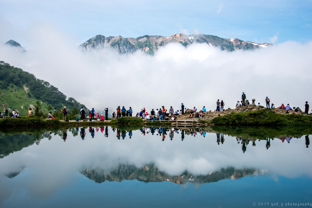 夏山を前に