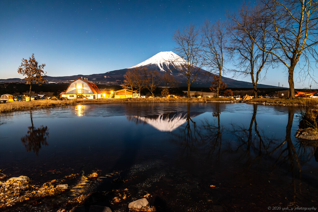 月夜の逆さ富士